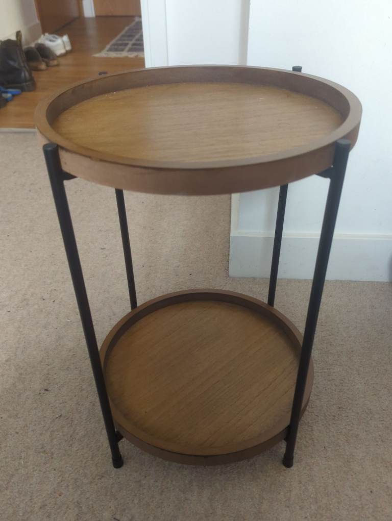 Side table / 
