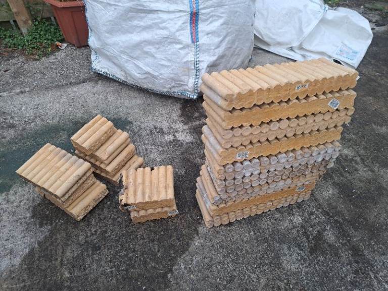 image for sandy coloured garden edging stones