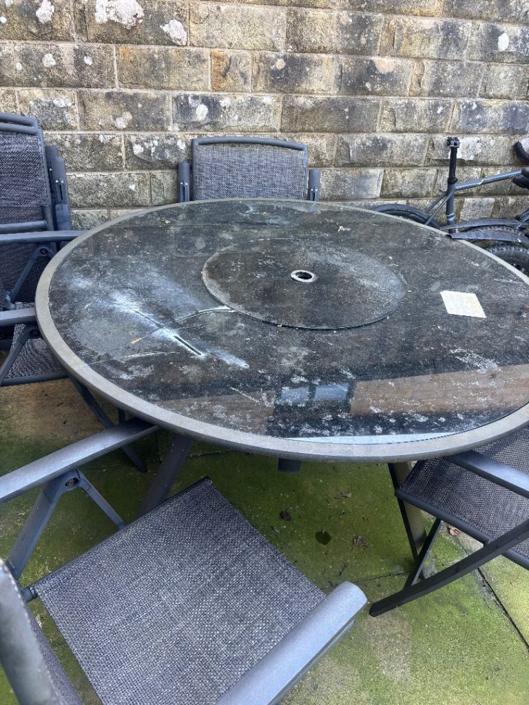LARGE GARDEN TABLE & CHAIRS 