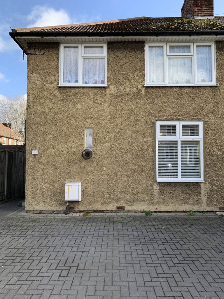 Beautiful 3 Bedroom House With 2 Reception Available To Let On Polesworth Road, Dagenham (RM9 6AJ)