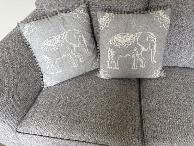 Brand new cushions L@@K