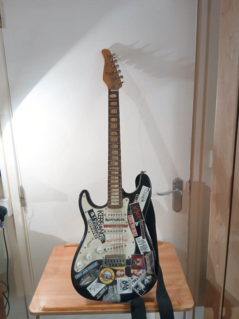 Gear4music stratocaster style electric guitar (left handed )
