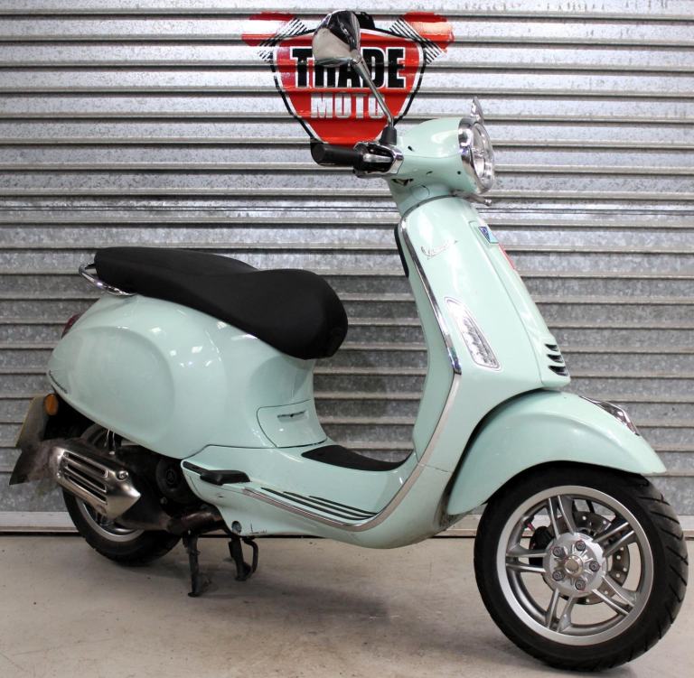2024 74 PIAGGIO VESPA PRIMAVERA 50 I-GET GREEN MOPED SCOOTER 3K HPI CLEAR NEWMOT