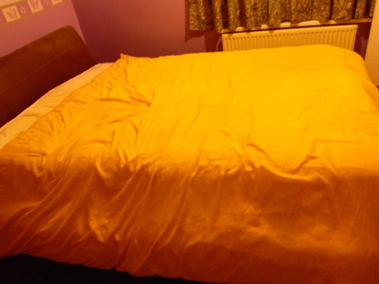 image for King Size Divan Bed with Free Mattress included 