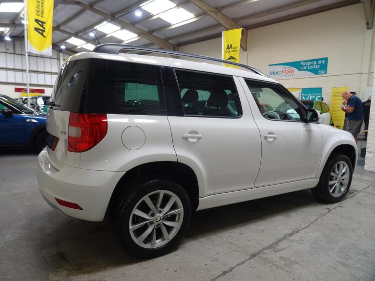 2015 Skoda Yeti 1.2 TSI 110 SE 5dr **ULTRA LOW MILEAGE*ONLY 9000 MILES FROM NEW** HATCHBACK Petro...