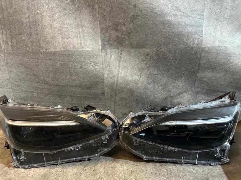 Toyota Yaris cross 2020 - 2026 genuine pair of headlights for sale 