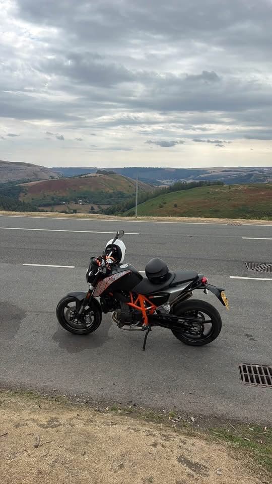 KTM Duke 690 low miles 3400