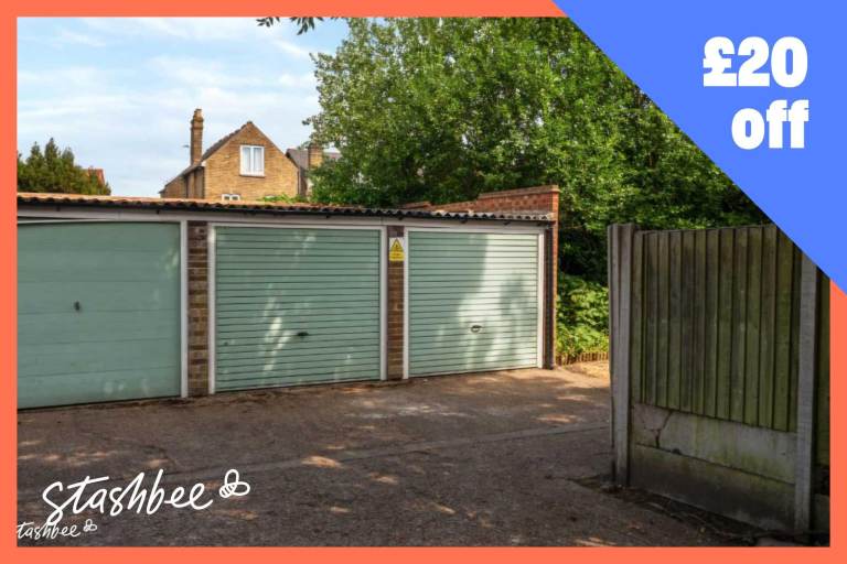 Garage to rent in London (SW19) | Stashbee