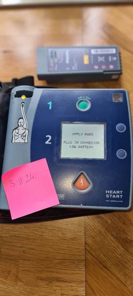 Philips Laerdal Heart Start FR2+ Defibrillator 