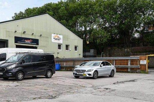 TO LET — COMMERCIAL / INDUSTRIAL UNIT in Bury