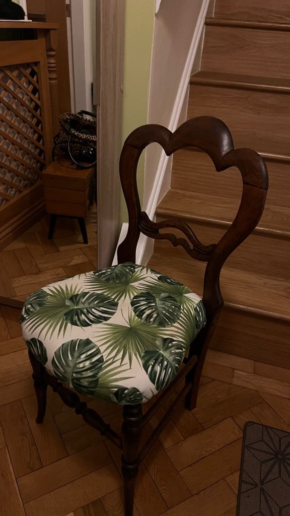 Pair of oak farmhouse Victorian antique chairs 