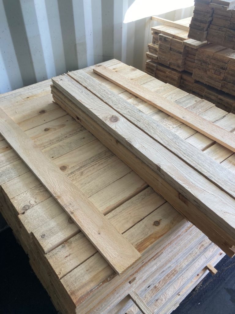 DIY Pallet Wood Cladding 