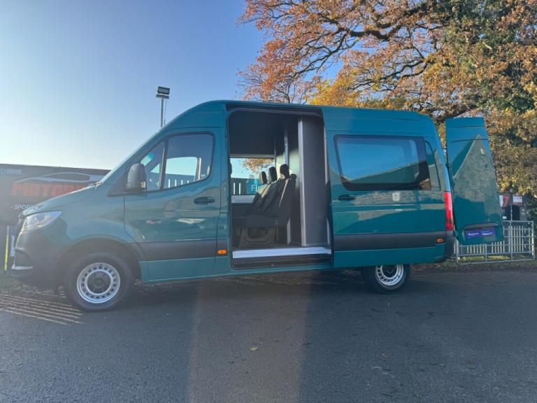  Mercedes-Benz Sprinter SPRINTER 2.1L 314CDI 3.5t H2 L2 RWD WINDOW COMBI CREW