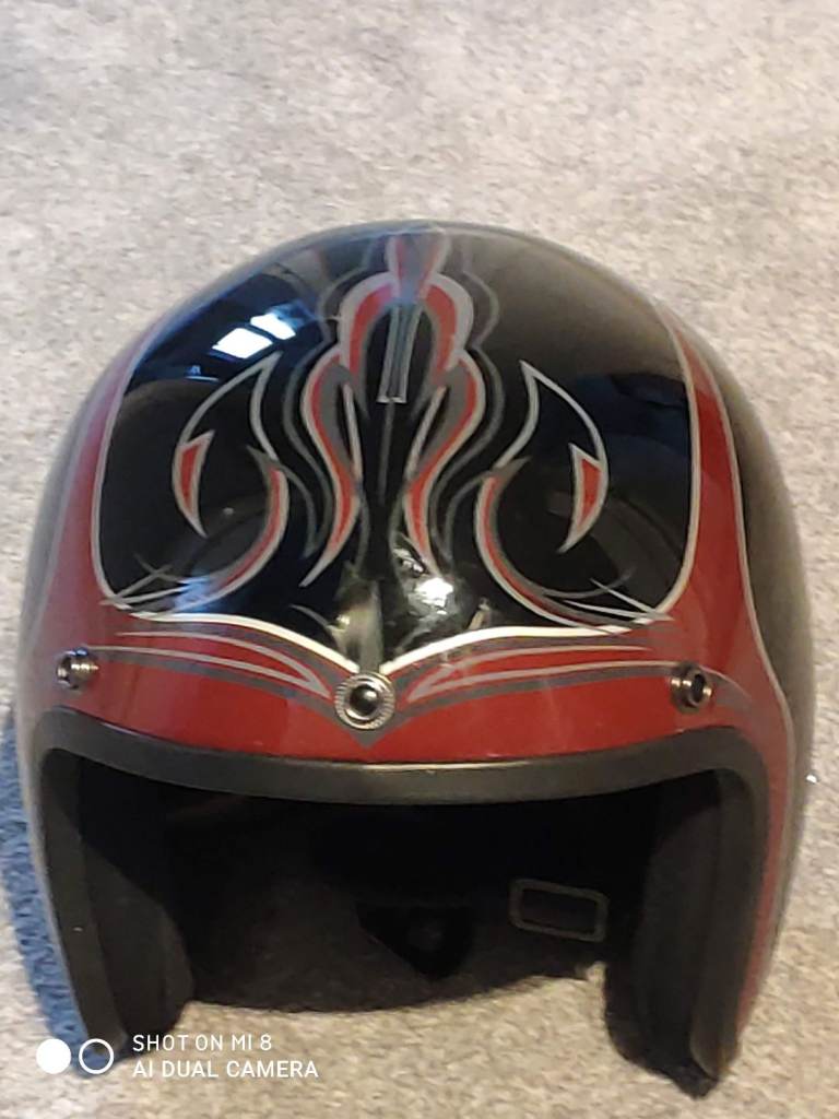 Motorcycle helmet 