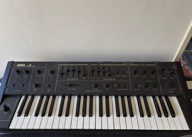 KORG Delta DL-50 Vintage Analog Polyphonic String Synthesizer