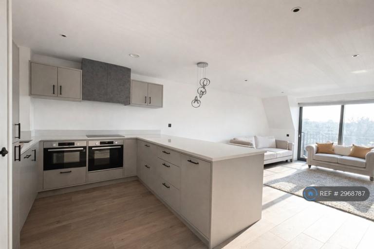 2 bedroom flat in Swaker Yard, Borehamwood, WD6 (2 bed) (#2968787)