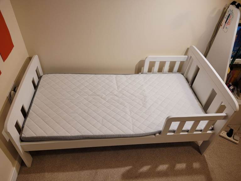 John Lewis Boris Cotbed white with Eco airflow mattress