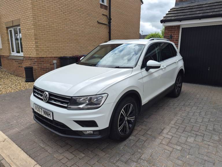Volkswagen, TIGUAN, Estate, 2017, Manual, 1968 (cc), 5 doors