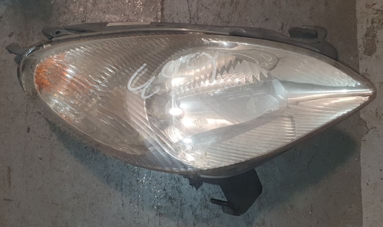 Citroen Xsara Right Side Headlight 2003