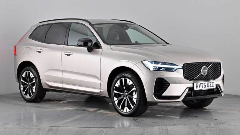 2025 Volvo XC60 Ultra Dark T8 AWD Plug-in hybrid Panoramic Sunroof Heated Seats Estate Petrol Par...