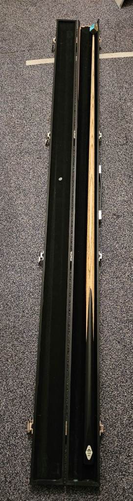 Snooker cue 