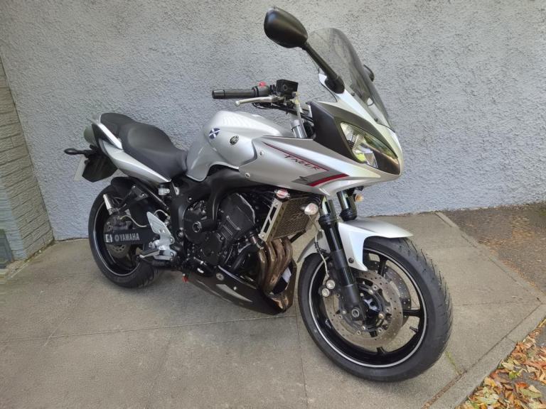 2008 Yamaha FZ6 Fazer with 15 stamps in the service book