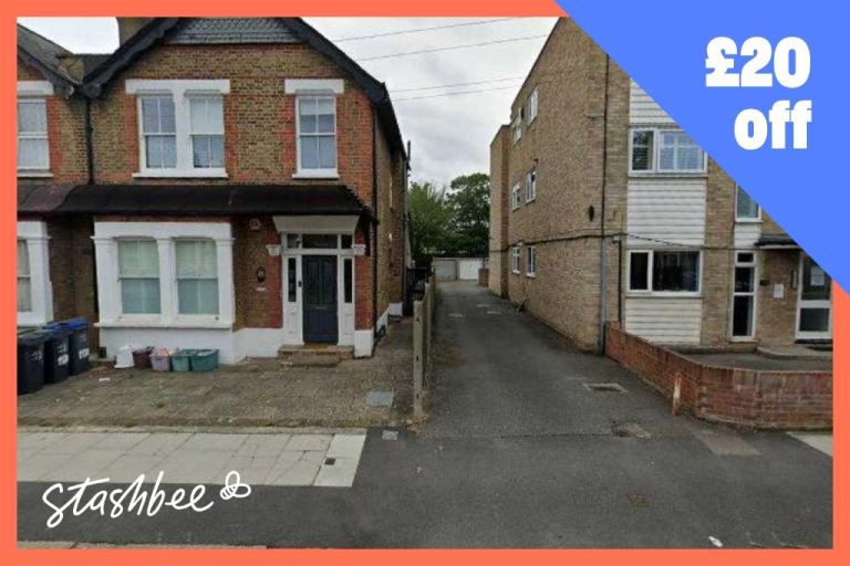Garage to rent in London (SW19) | Stashbee