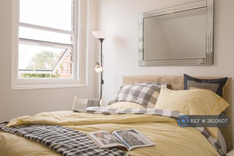 2 bedroom flat in Albert Terrace, Middlesbrough, TS1 (2 bed) (#2833607)