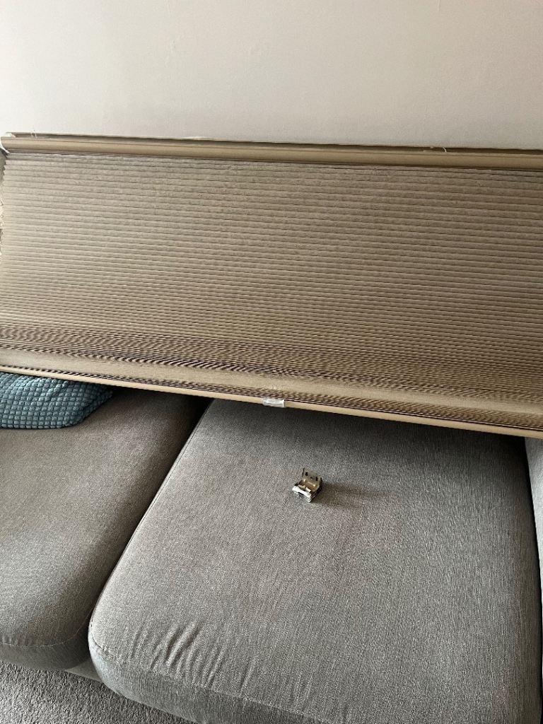 Beige wi dow blind push up pull down 