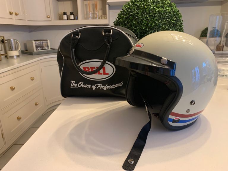 BELL CUSTOM 500,HARDLY WORN,SIZE LARGE,WITH HOLDALL.