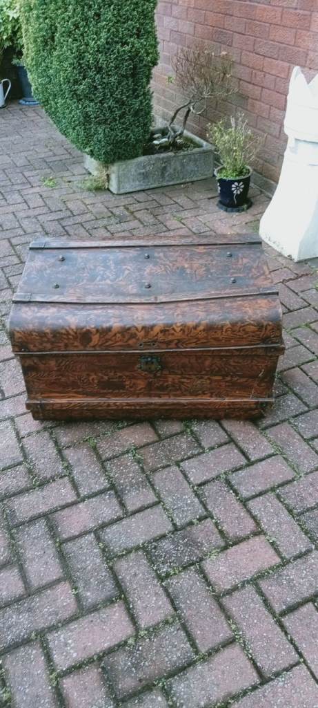 Vintage metal Steamer Trunk - STOCKPORT, still available 26/5