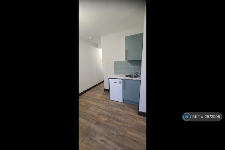 1 bedroom in Ferndown, Northwood, HA6 (#2672006)