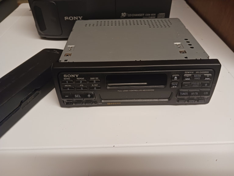RETRO 90s 10 CD CHANGER RADIO PLAYER