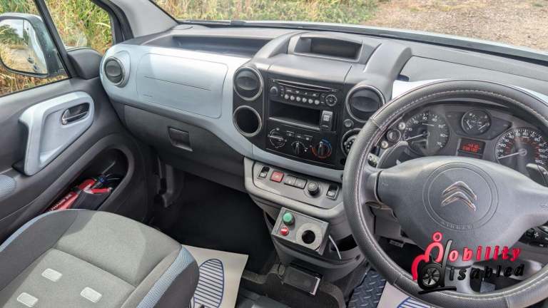 CITROEN BERLINGO 1.6 e-HDi XTR Driver Transfer &amp;/or Up Front Wheelchair Access