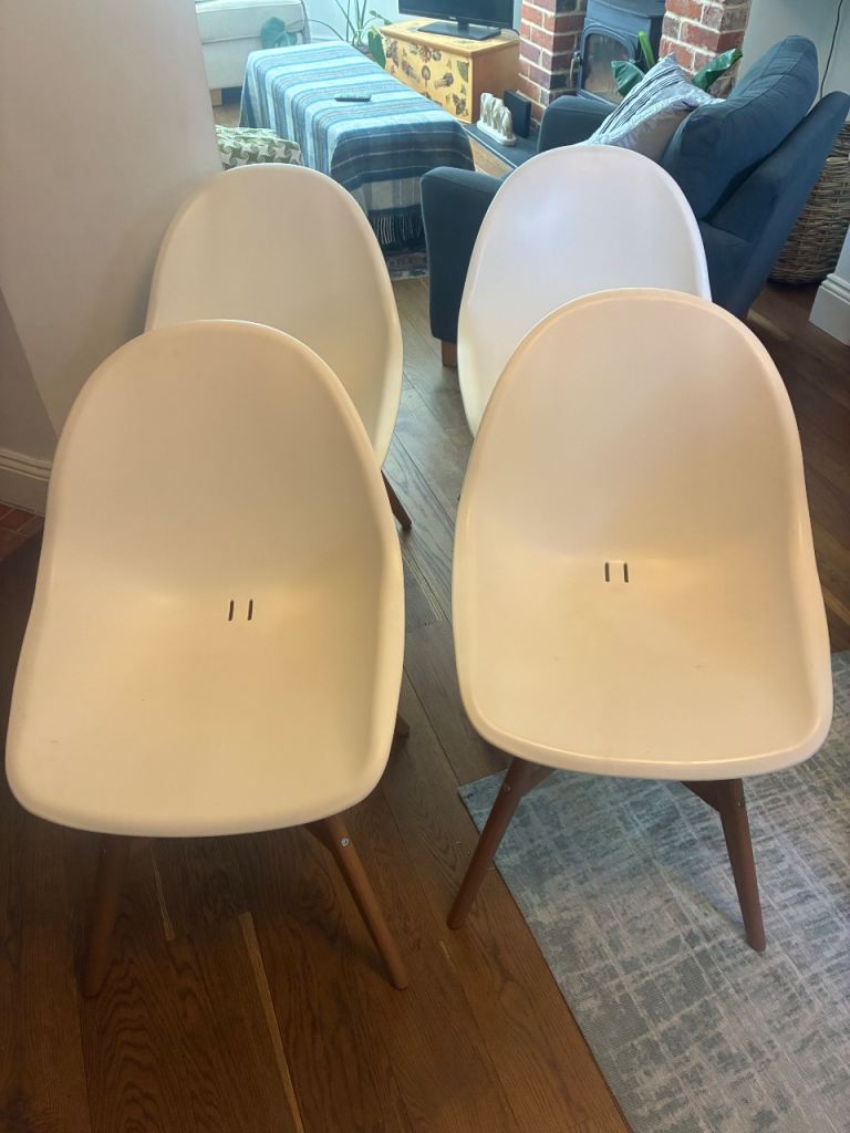 Set of 4 White Dining Chairs with Wooden Legs – Good Condition