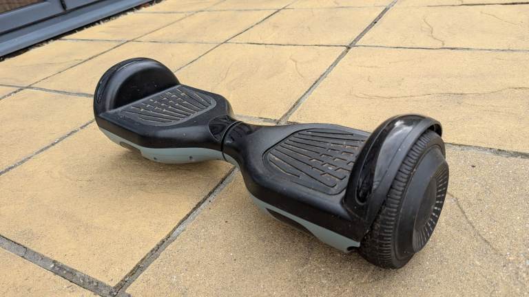 Self balancing electric hoverboard