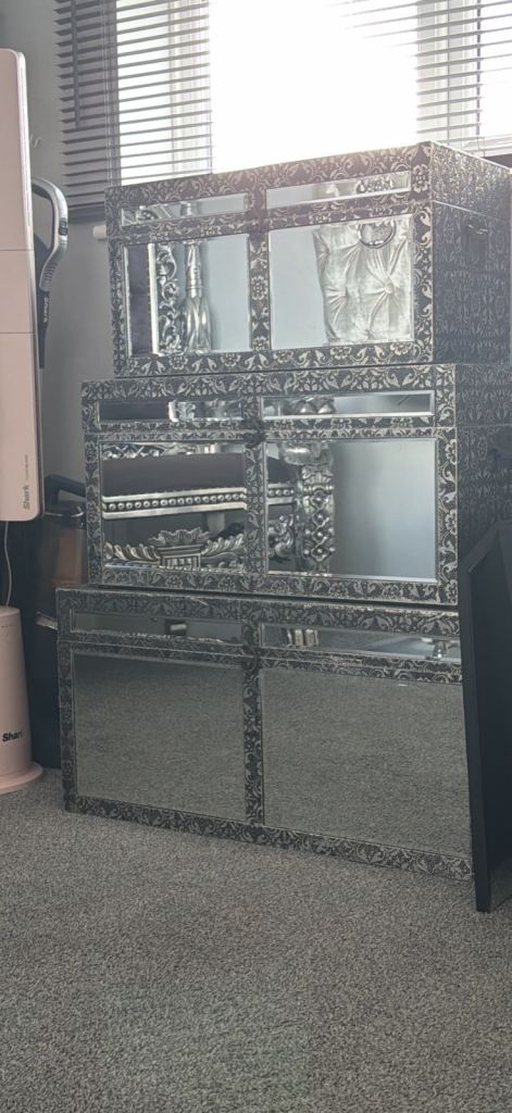 Mirrored Chest of Drawers / Storage Unit – Good Condition