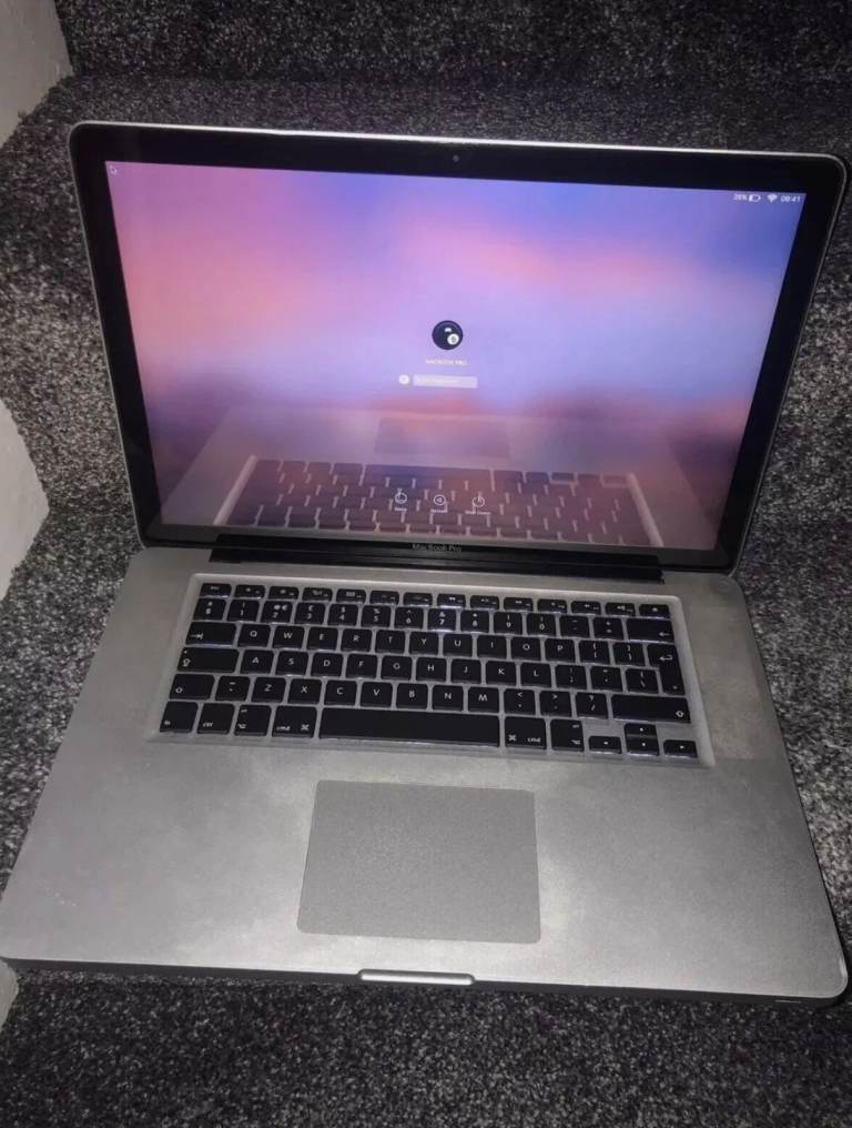 APPLE MACBOOK PRO 15" A1286 (2010) INTEL CORE i5 2.4 GHZ 4GB RAM 256GB SSD