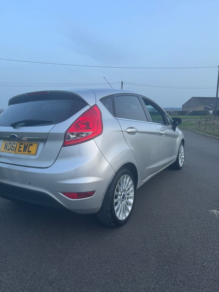 Ford, FIESTA, Hatchback, 2012, Manual, 1596 (cc), 5 doors