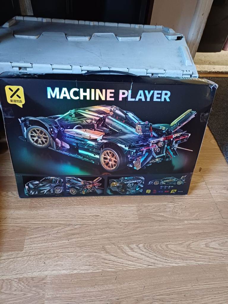 MODEL CAR ( MACHINE PLAYER )
