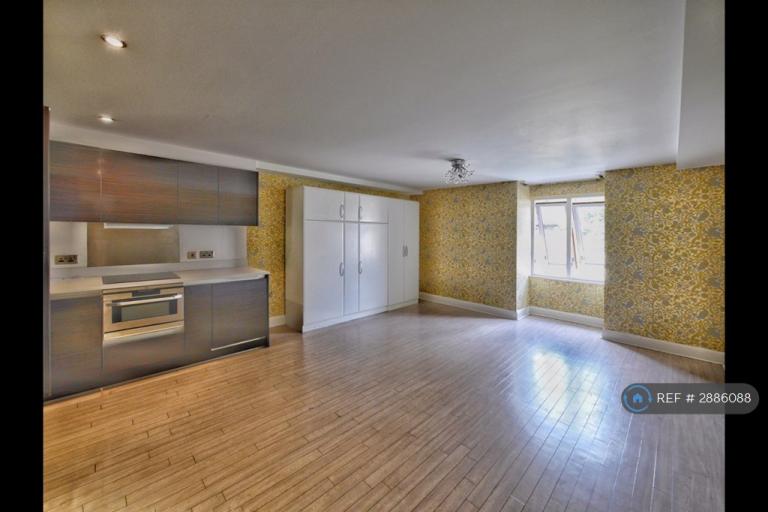 Studio flat in Adam & Eve St, Cambridge, CB1 (#2886088)