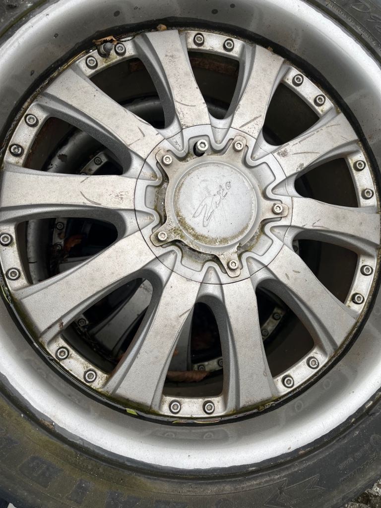 4 Zito Alloy wheels and tyres