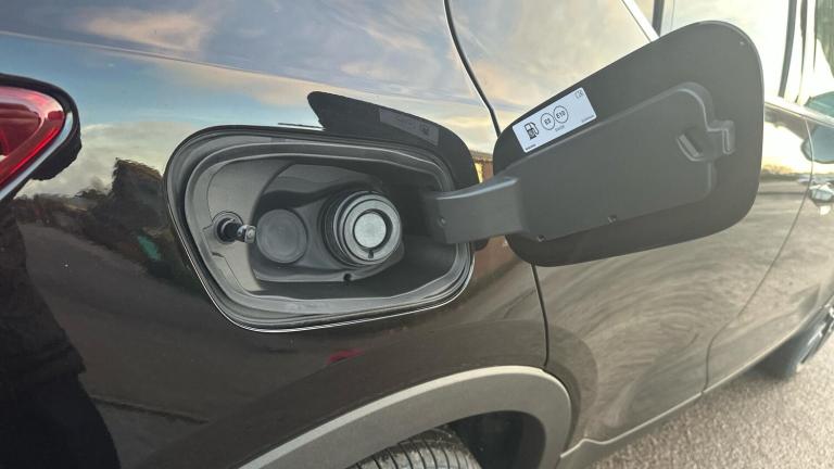  Volvo XC40 2.0 B4 MHEV Ultra Bright DCT Auto Euro 6 (s/s) 5dr Petrol/Electric Hybrid Automatic