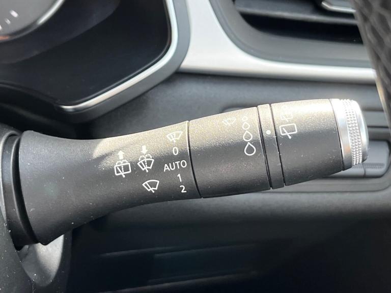 2020 Renault Captur ICONIC TCE Hatchback Petrol Manual