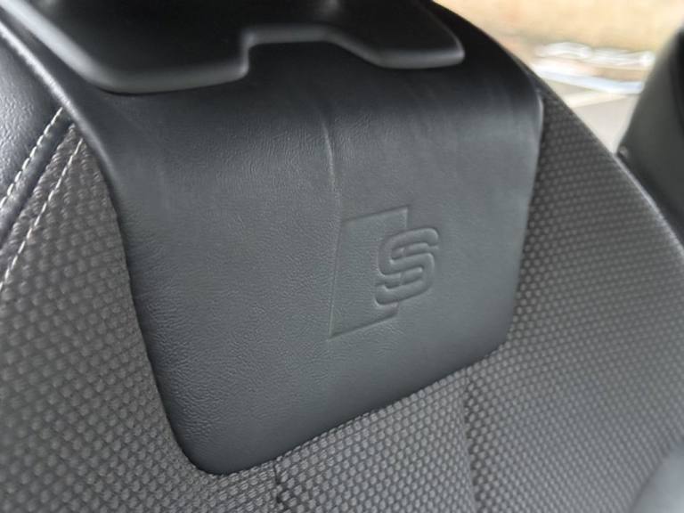 2016 Audi A4 2.0 TFSI S line Saloon 4dr Petrol S Tronic Euro 6 (s/s) (190 ps) Saloon Petrol Autom...