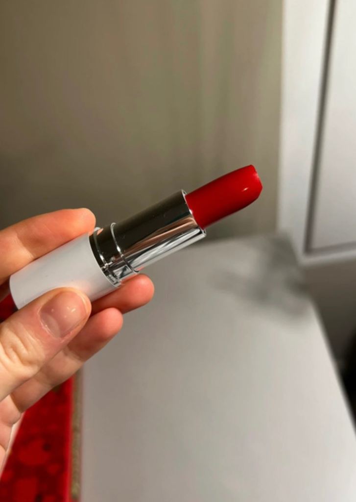 Red lipstick 