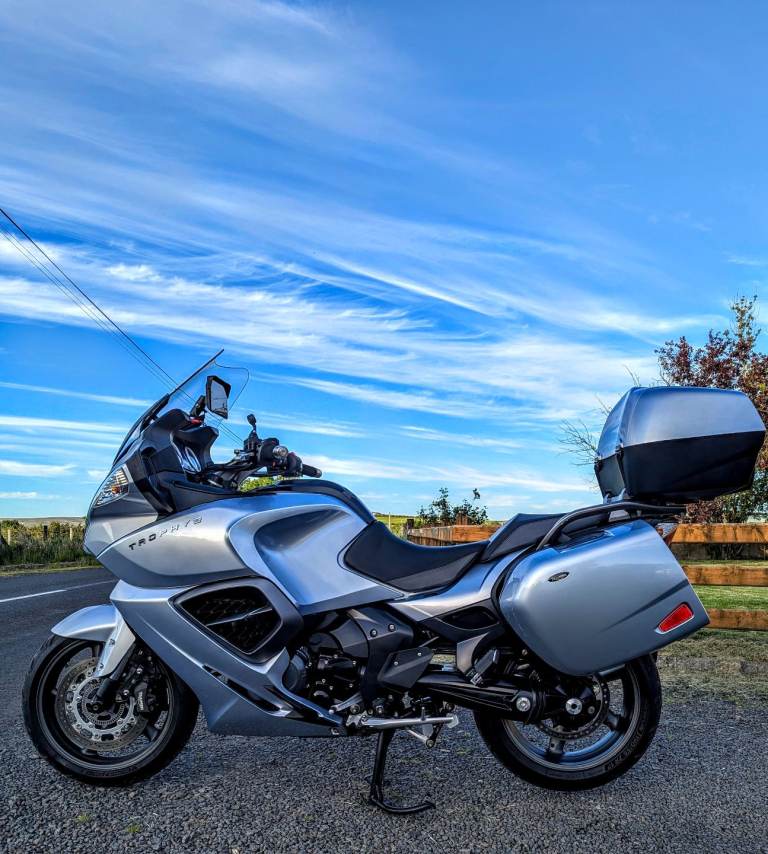 TRIUMPH TROPHY 1215 SE 2015