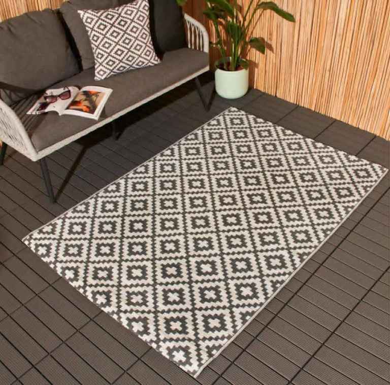 Geometric Print Outdoor Rugs - Grey/White & Sage/White (different sizes) 💗💗