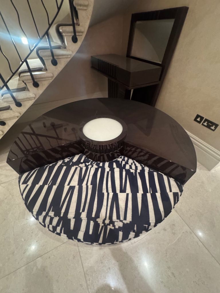 Fashion chair with storage 