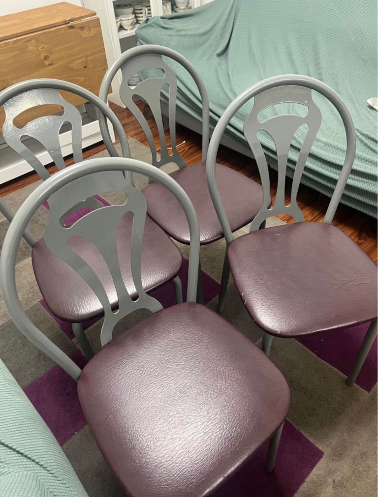 Set of 4 dining chairs 